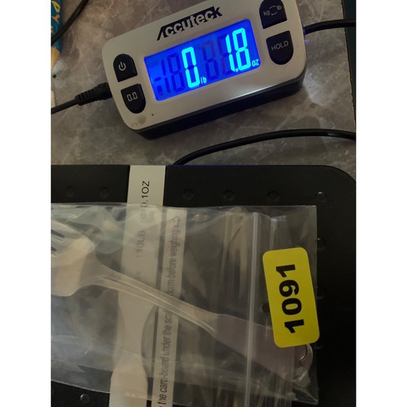 Oneida Two Salad Forks Flatware Patrick Henry Stainless Scratches - Picture 6 of 6